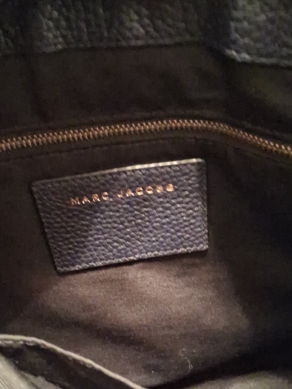 Marc Jacobs Navy Pebbled Leather Shoulder Bag with Gold Hardware - Picture 13 of 16